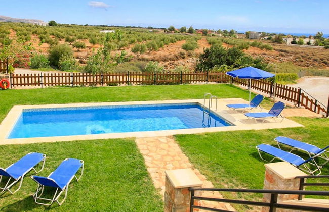 Theo Beach Villa Large Private Pool Walk to Beach Sea Views A C Wifi Car Not Required - 1843 - Foto 7