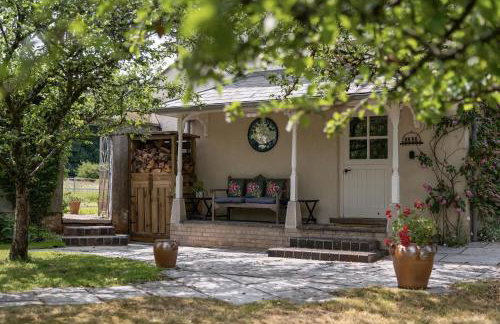 The East Wing Set in Beautiful Gardens Parking - Foto 5