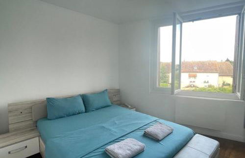 Fil de l'eau Grand T2 rénové - Commerces à pied - Foto 4