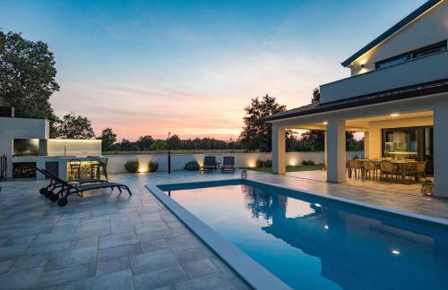 SPECIAL OFFER! NEW LUXURY APARTMENT with pool, fitness, outdoor bar&grill - Foto 36