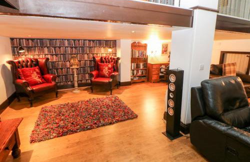 Cambridge Lodge - Photo 7