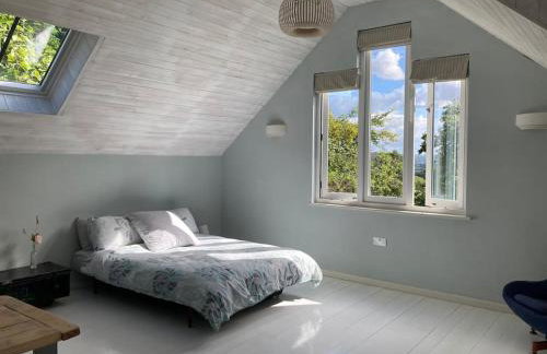 Bright, airy Annex in village with stunning views - Foto 1