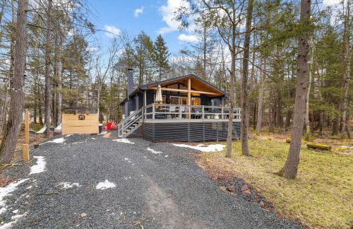 Evergreen Escape Hot Tub Firepit Resort Pool - Foto 6