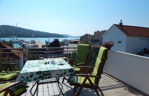 Kaprije apartmani Tina i Ena - Foto 46