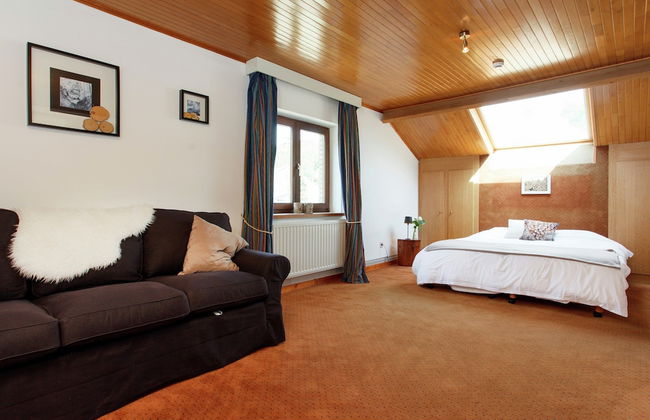 Group Getaway With Sauna - Photo 10