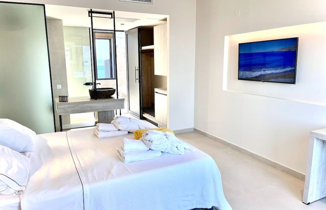 Eleia Seafront Rooms & Villas - Photo 5