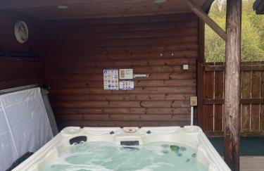 Spacious 3-Bedroom Chalet on Country Estate near Glasgow - sleeps 6 - Photo 19