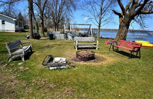 Remodeled, Grill, Outside Seating, Dock, Swimming - Photo 2