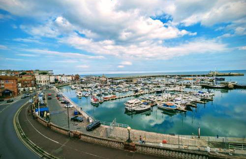 Beachside Bliss in Heart of Town - Foto 32