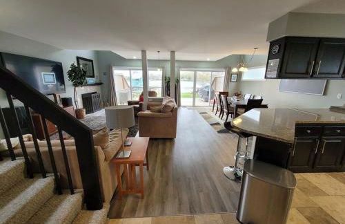 Beautifully Updated Lakefront Escape-Pets welcome! - Foto 23