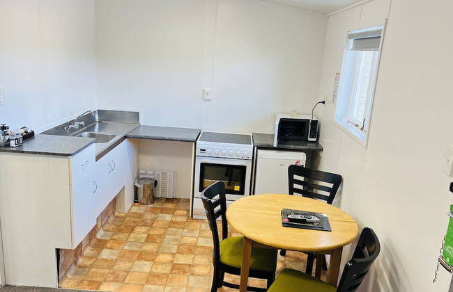 18th Avenue Thermal Motel - Photo 22