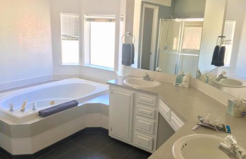 3 B 2 BA home in a Serene, quiet cul de sac - Foto 21