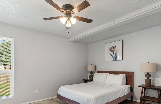 Spacious 8BR Modern Retreat Pool Table RV - Photo 16