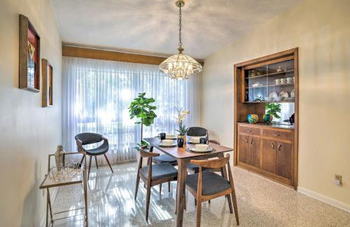 Retro St Pete Home with Private Heated Pool - Foto 9