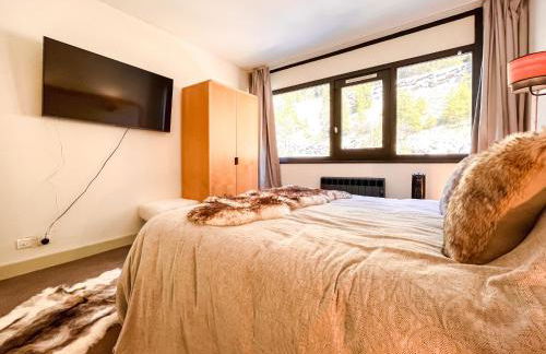 Large 2-Bedroom Apartment, Centre of Flaine Foret - Photo 27