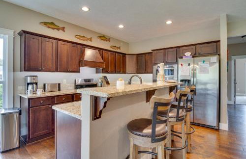 Flippin Home with Deck and Grill Steps to White River - Foto 12