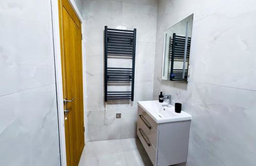 Gorgeous 1 bed flat, Sleeps 4, free Parking, Pet friendly, Pudsey, Leeds - Foto 42