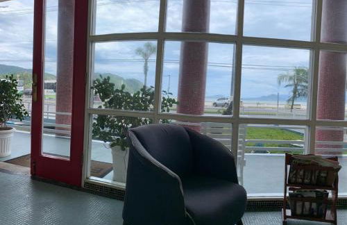 OCEAN FRONT ÍCONE ARQUITETÔNICO de Artacho Jurado Conforto WiFi 500mb Varanda e Vista Magnifica do Mar - Foto 42