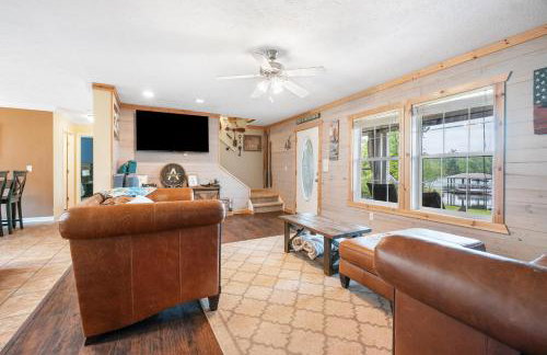 Lakefront Retreat w Dock Boat Rental and Views - Foto 7