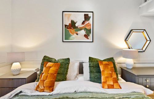 Luxe Victorian Spacious Home Sefton Park with Parking - Foto 19