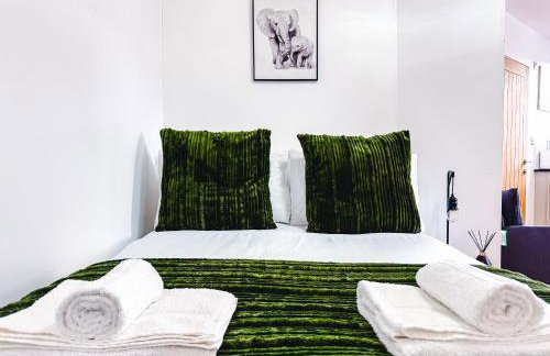 Chic Studio, Free parking, Sleeps 2 - Foto 2