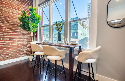 Gaslamp 2BR Upscale Queen Beds with Smart TV - Foto 17