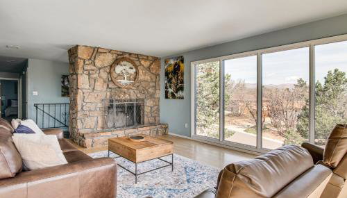 5 Mi to Area Attractions Home with Indoor Hot Tub - Foto 2