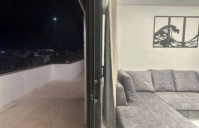 Cozy Rooftop Near Al Services 24 - Foto 6