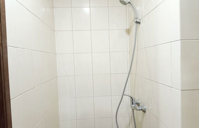 Homey And Tidy Studio Apartment At Vida View Makassar - Foto 9