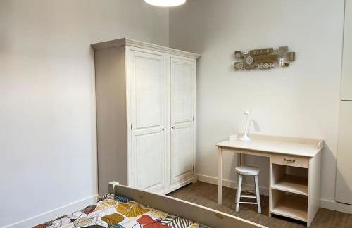 Appartement 2 chambres - 6 personnes - Centre de Parthenay - Garage et Wifi - Foto 11