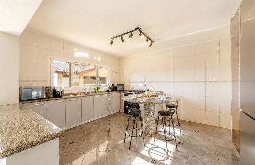 Refúgio com piscina, lareira e conforto, 1h de SP - Photo 61