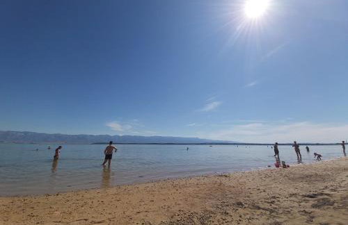 Iris Sabunike - Photo 12