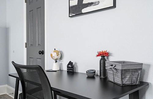 The Cozy Charcoal Cottage - with Garage - Family Friendly - Foto 27