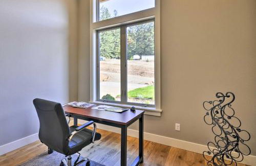 Chic Willamette Valley Home with Deck and Vineyard! - Foto 9