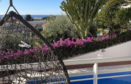 Entire villa with pool, ocean & mountain views - Foto 10