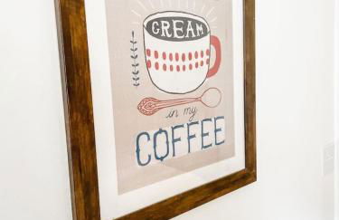 Cozy 2BR Apt w KING in historic dist. 1mi to sq. - Foto 29