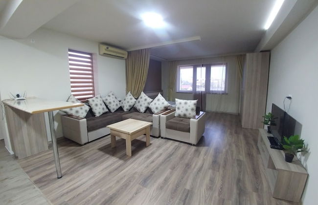 Cross Apartments and Tours - Photo 24