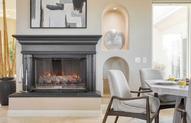 Modern Temecula Mansion w Pool, Hot Tub, Guest House & Valley Views Camila by Avantstay - Photo 14