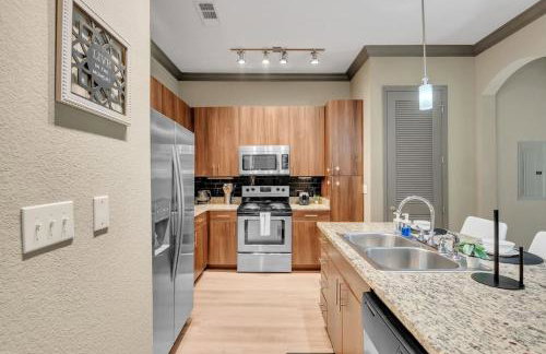 Chic 2BR- Pool,Gym,Pkng,Near BOK Ctr&Arts Dstrct - Photo 61