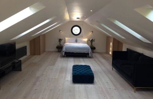Luxury Coach house next to woodland in Knutsford - Photo 28