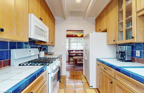 La Jolla Historic Gem, Hot Tub, Game Room, Garden Oasis with Firepit & Courtyard Dining - Foto 11