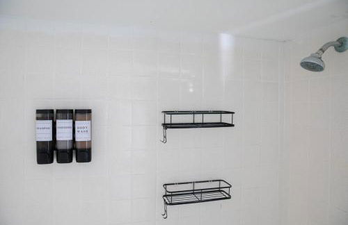 1BR Near UAB with Free Parking, Fast Wi-Fi, Workspace - Foto 32