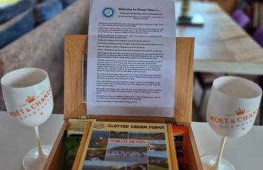 3-Bed Ocean View Lodge - Parking & Terrace - Photo 20