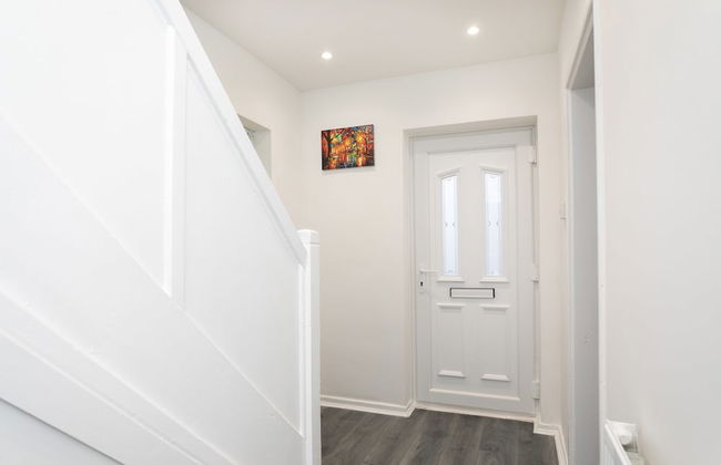 Nottingham Top Serviced Home - Photo 1