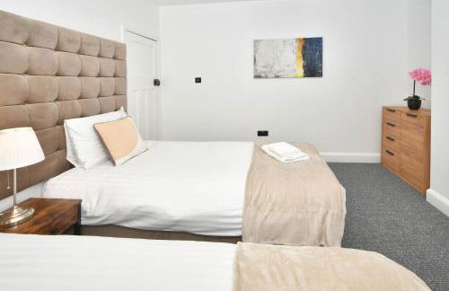 Moonlight House - sleeps 7, driveway, garden - Photo 16