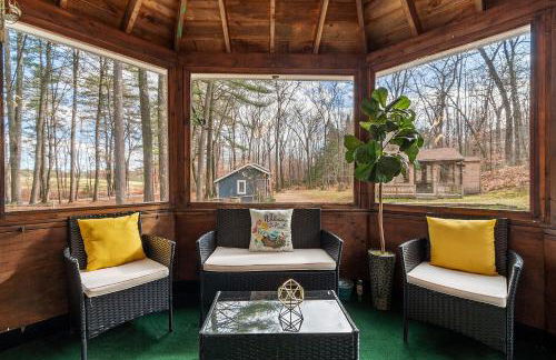 NEW! Woodland Retreat - Hot tub Game Room Firepit - Foto 38