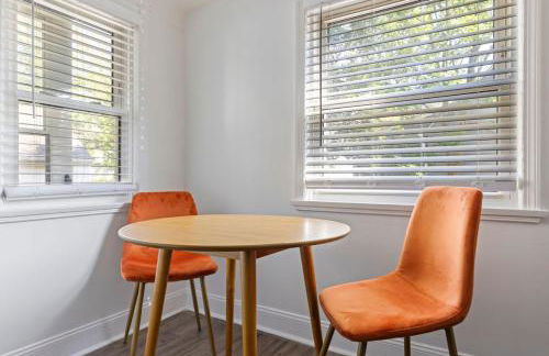 Family Friendly 3BR with Sunroom and Outdoor Area - Foto 10