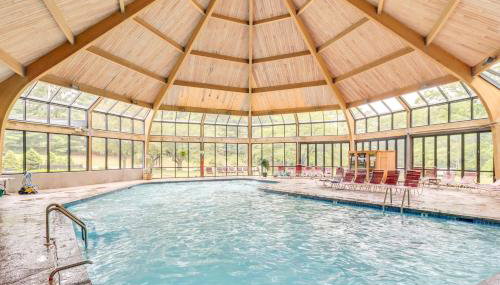 Community Indoor Pool Tannersville Townhome - Foto 2