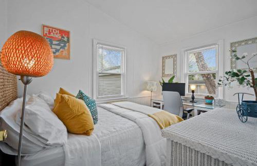 Sea Cliff Charm: 5 Mins to Beach, Firepit - Foto 9