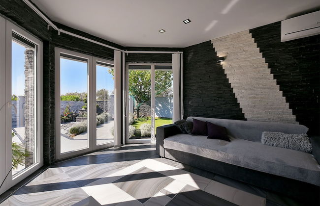 House 1971 - Photo 4